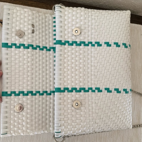White and Teal Woven Clutch Bag - Picture 4 of 5